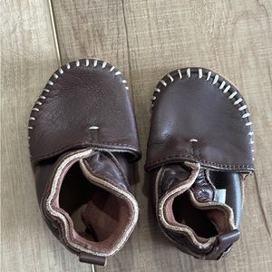 Robeez leather shoes 0-6months